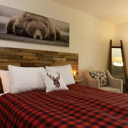Condo Hotel Au Pied Du Mont Orford Εξωτερικό φωτογραφία