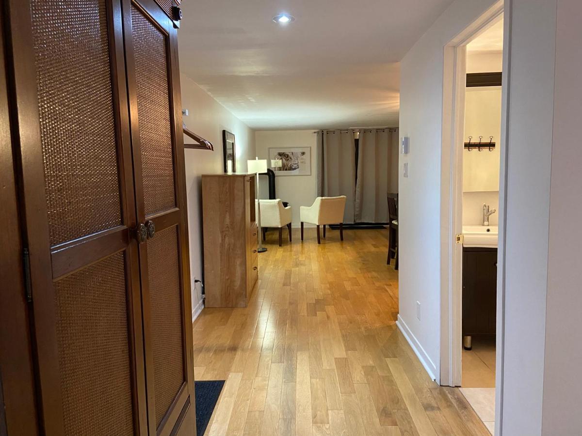 Condo Hotel Au Pied Du Mont Orford Εξωτερικό φωτογραφία