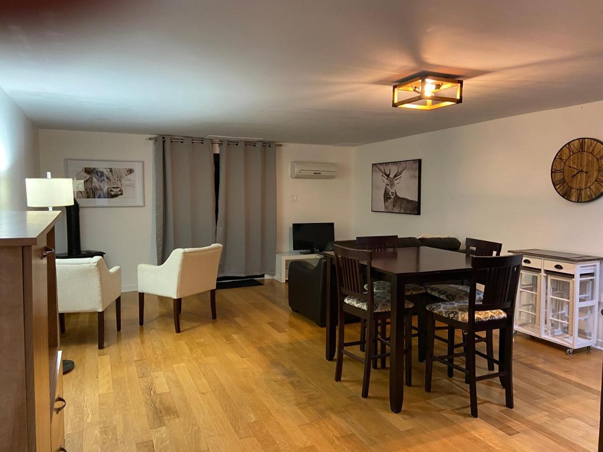 Condo Hotel Au Pied Du Mont Orford Εξωτερικό φωτογραφία