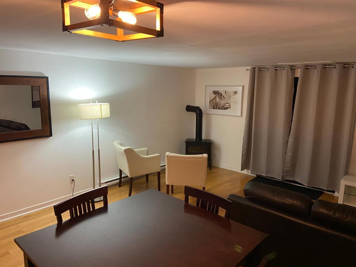 Condo Hotel Au Pied Du Mont Orford Εξωτερικό φωτογραφία