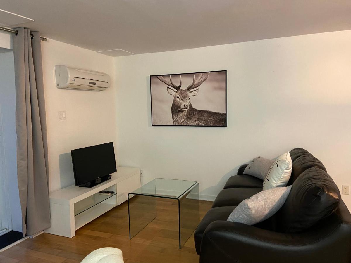 Condo Hotel Au Pied Du Mont Orford Εξωτερικό φωτογραφία